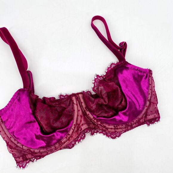 Victoria's Secret Pink Velvet Lace Unlined Bra 2018 - Picture 1 of 5